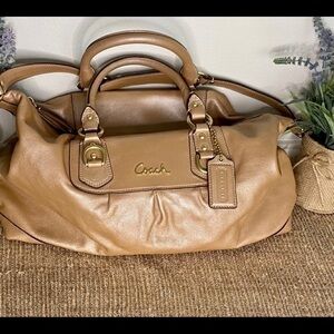 🌸Coach Shoulder Satchel🍾🥂🍸